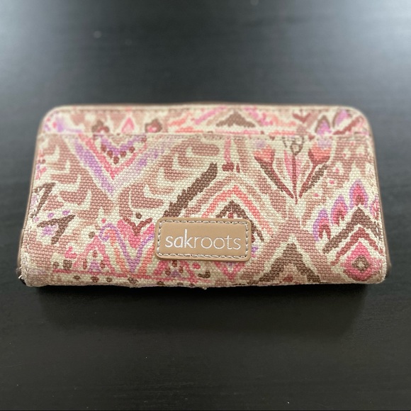 Sakroots Women’s Bi-Fold Wallet - Picture 1 of 9
